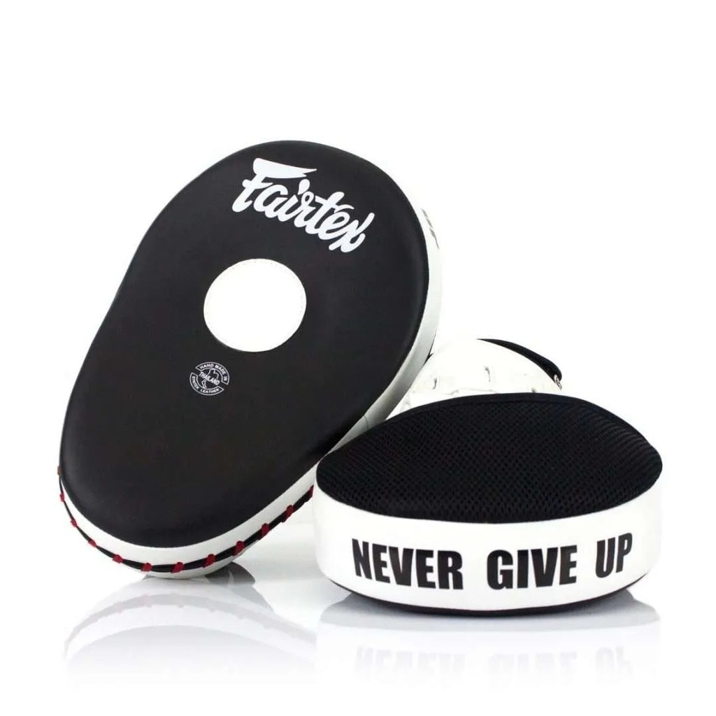 FAIRTEX FMV13 Handpratzen Paar, schwarz-weiß